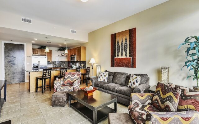 Emerald 707 2 Br condo by RedAwning