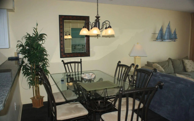 Sea Winds 101 3 Br condo by RedAwning
