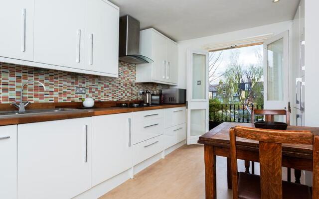 Veeve  2 Bed House On Leppoc Road Clapham