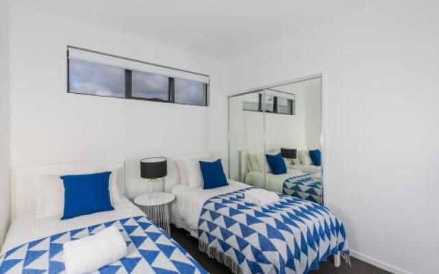 Oxford Steps - Executive 2BR Bulimba Apartment Across from the Park on Oxford St