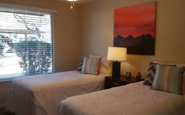The Greens and Ventana Canyon 3115E