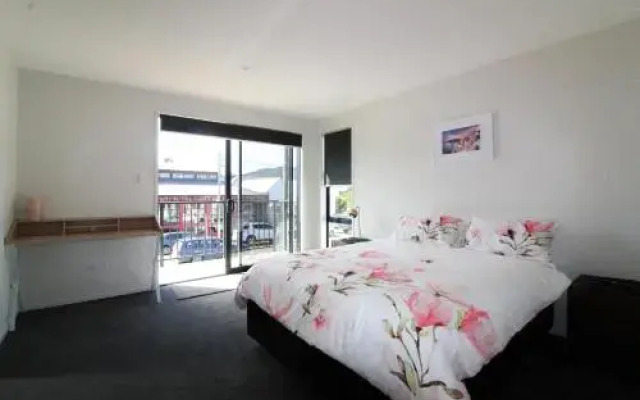 Frederick Apartment by the Stadium