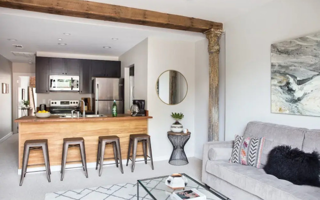 Grand Irish Channel Suites by Sonder