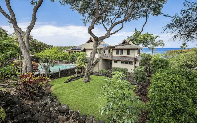 Kahalu'u Hale by RedAwning