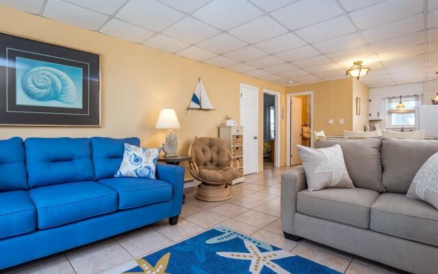 46th St Windjammer 102 1Br Condo