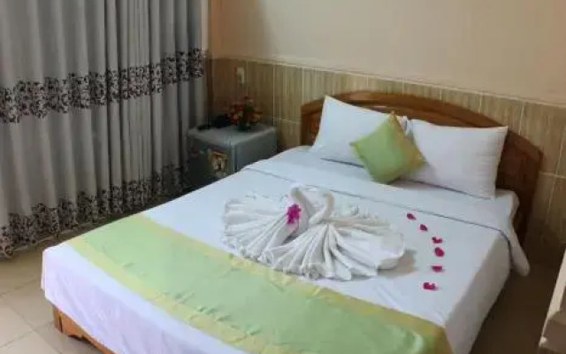 Hon Rom 2 Resort