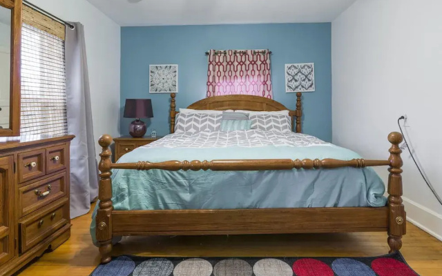 House with 2 King Beds, 4K TV & Wifi - фото 4