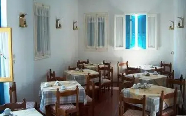 Chorio Hotel