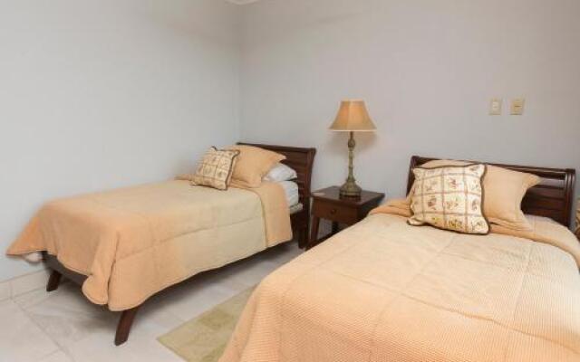 Luxury 3BR Condo with nice Oceanviews - Boug 1204