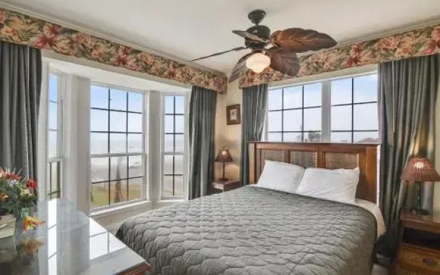 Victorian 8304-Practically Paradise