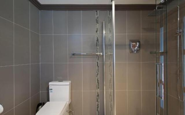 Nature Beach Break, 10 Lionel Avenue