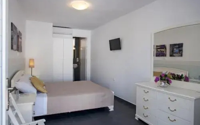 Perivoli Rooms