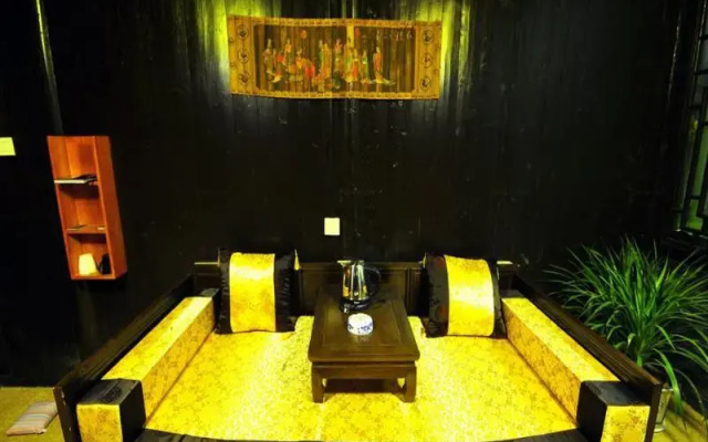 Fenghuang Qingke Guzhen Hotel