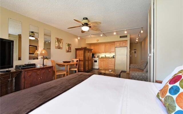 Royal Kahana 617 by RedAwning