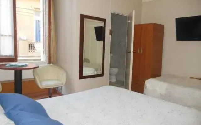 Hostal Cousiño