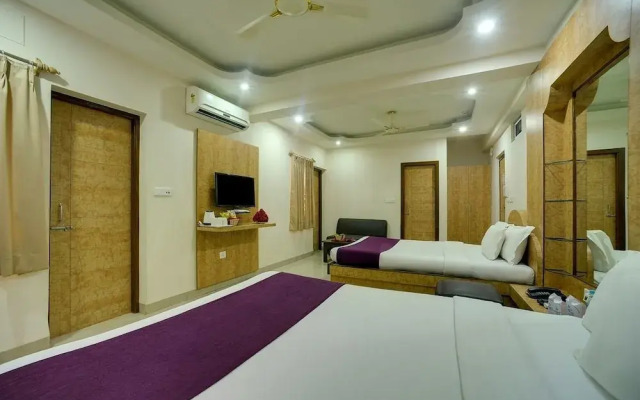 Cozzet Hotel