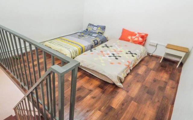 715 Kluang Holiday Home