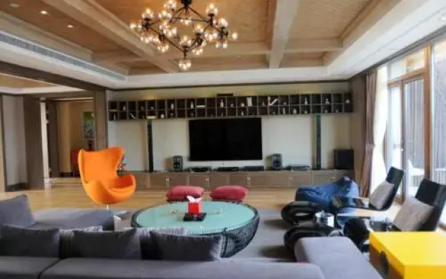 Warm Island Resort