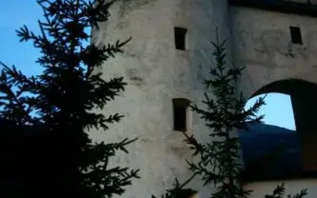 Schloss Naudersberg