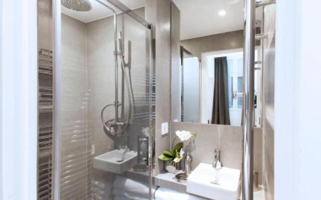 Charming apartment in Paris center