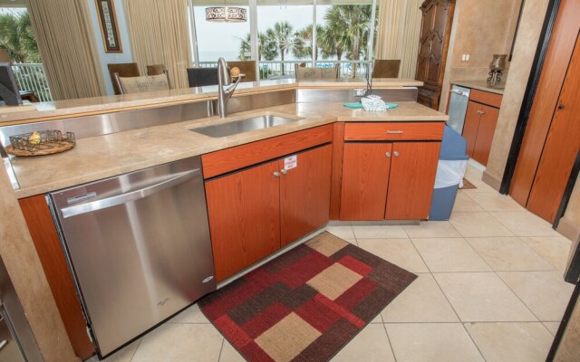 Oceania 106 3 Bedroom Condo by RedAwning