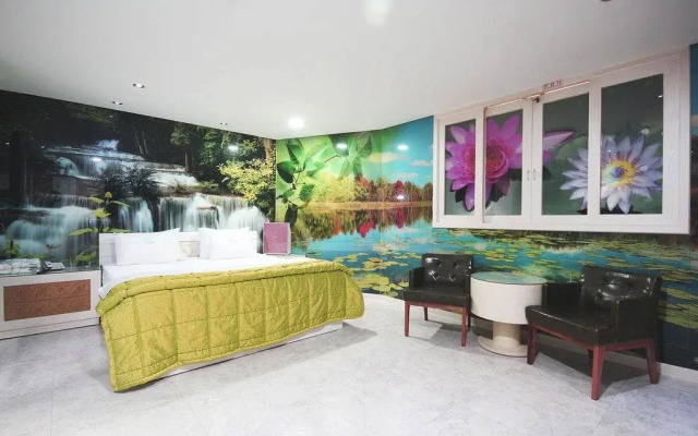 Somnus Motel