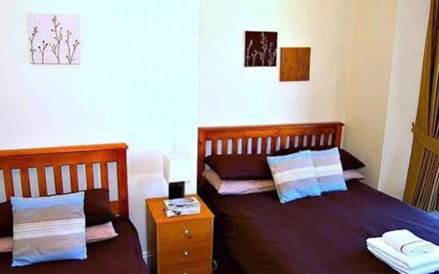 Devonia Lodge