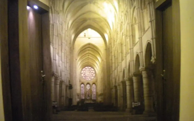 OYO 2403 Hotel Aamantran Avenue