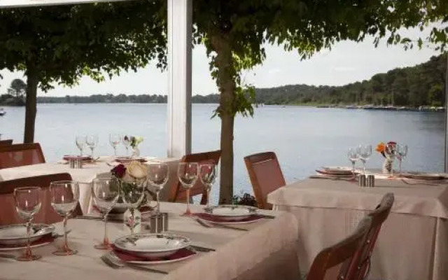 Villa Casa-Blanca, bord de Lac