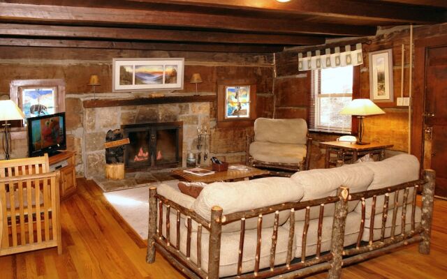 Bear Cabin 462 - Two Bedroom Cabin