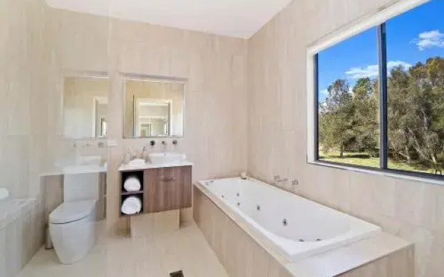 Ana Mandara Luxury Bed & Breakfast