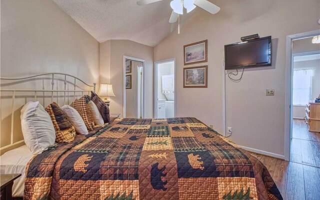 Bear Crossing - Two Bedroom Cabin