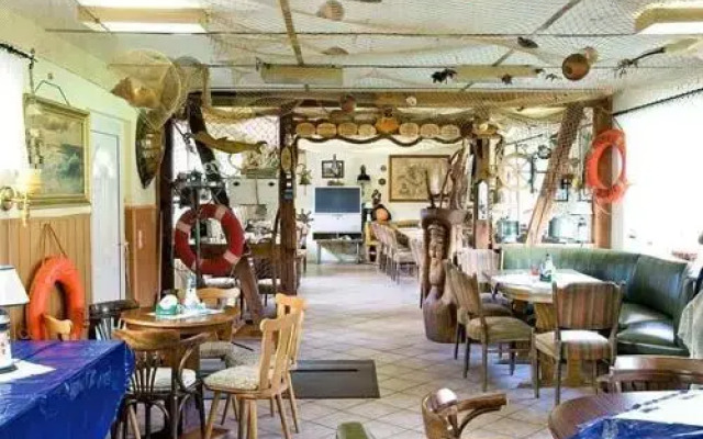 Doppelzimmer-fuer-2-Personen-auf-Ruegen-Z6