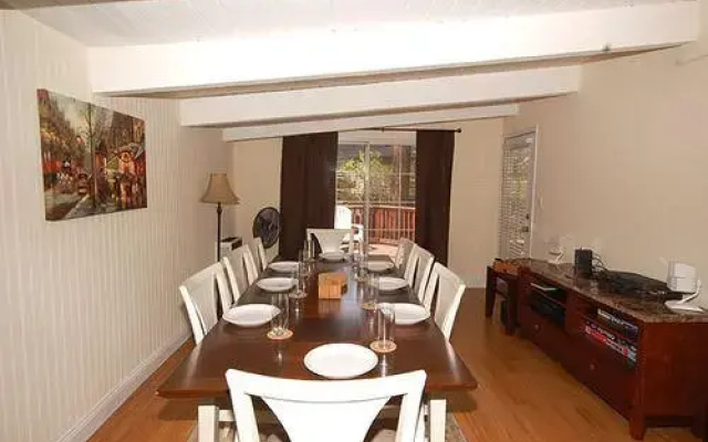 3333 Bruce Drive