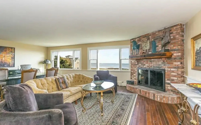 803 Commercial St Home