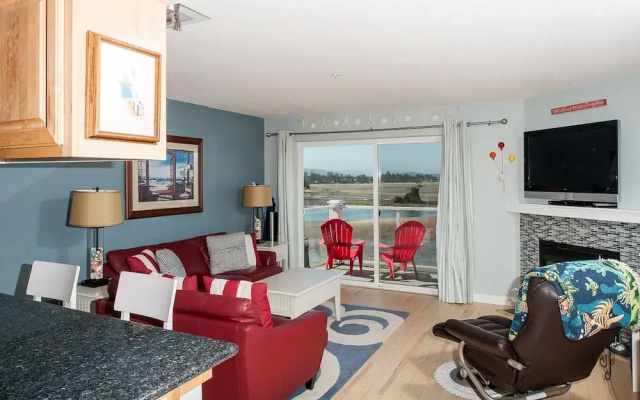Waters Edge 408
