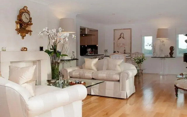 Veeve  Penthouse Putney Bridge with River Views