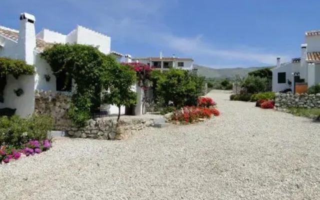 Cantueso Rural Cottages And Restaurant