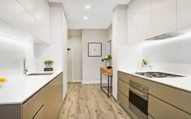 The Apartment Service CRES5