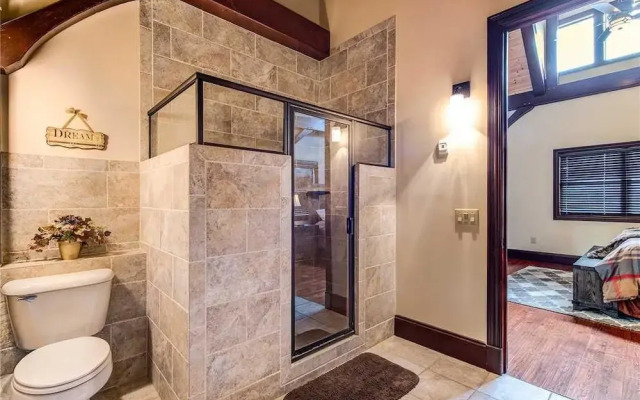 Pool On Summit Point - Four Bedroom Cabin