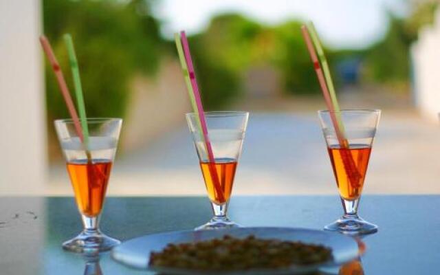 Cotriero Pineta White House