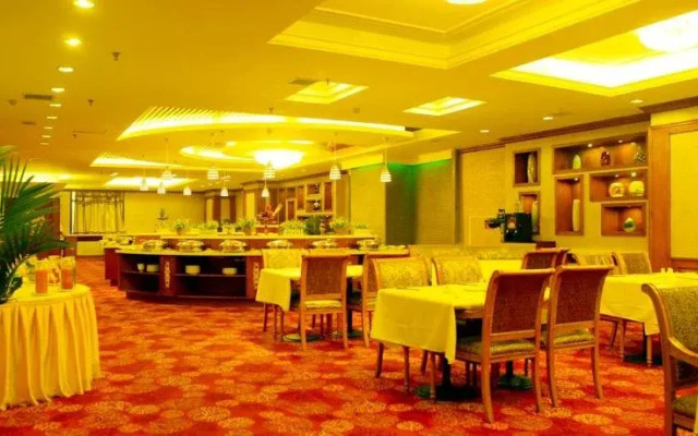 Maxcourt Hotel