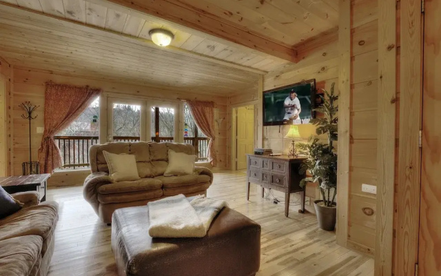 Above It All  446 - Four Bedroom Cabin