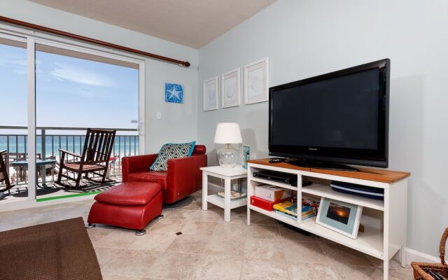 Pelican Isle 202 by RedAwning