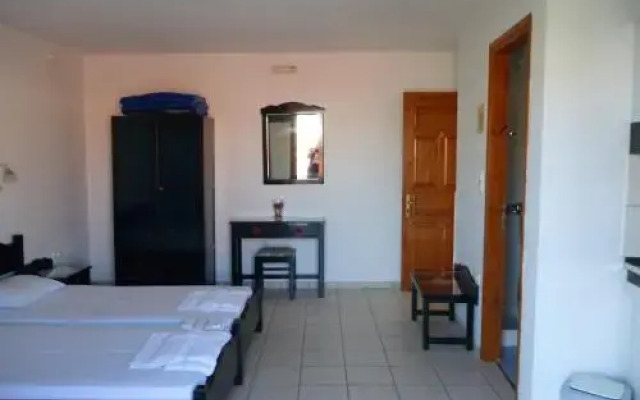 Pension Eleni Studios
