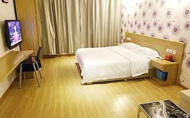 Hanting Hotel Wuhan Lingjiaohu Metro Station