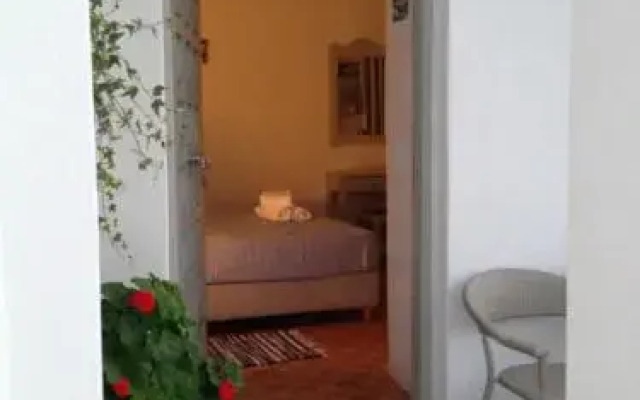 Odysseas Rooms & Studios