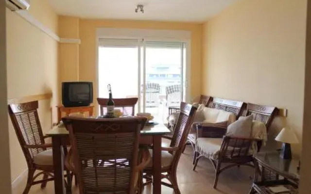 Agora Apartamentos La Volta