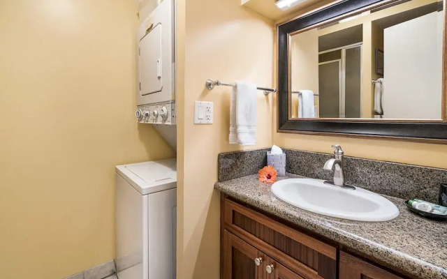 Kona Alii 201 by RedAwning