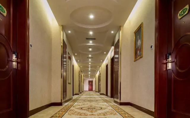 Vienna Hotel Guangzhou Panyu Chimelong Shiqiao Metro Station